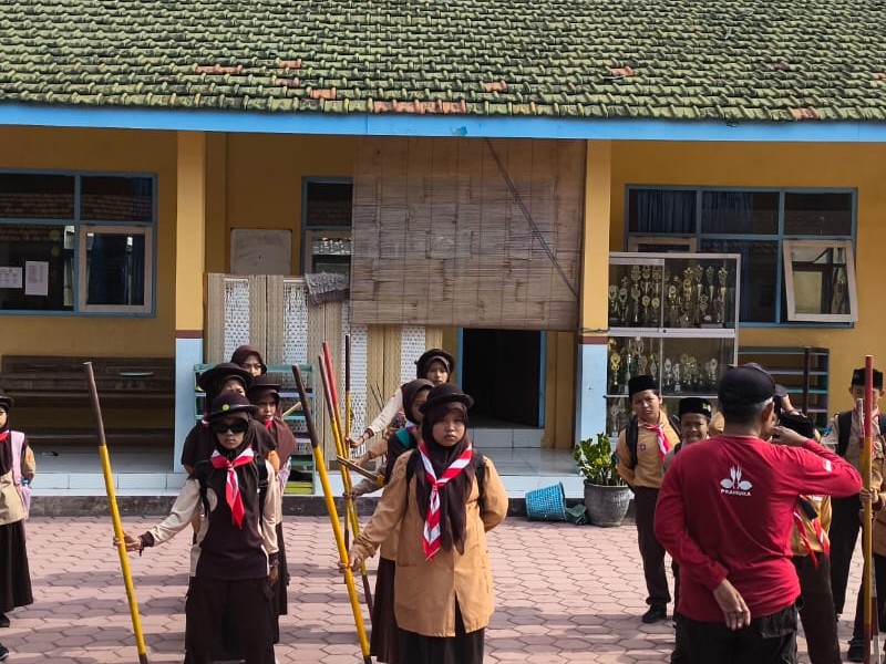 LEBIH DEKAT DENGAN ALAM